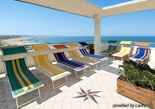 Acropolis Hotel 3*