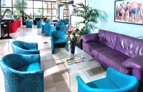 Acropolis Hotel 3*