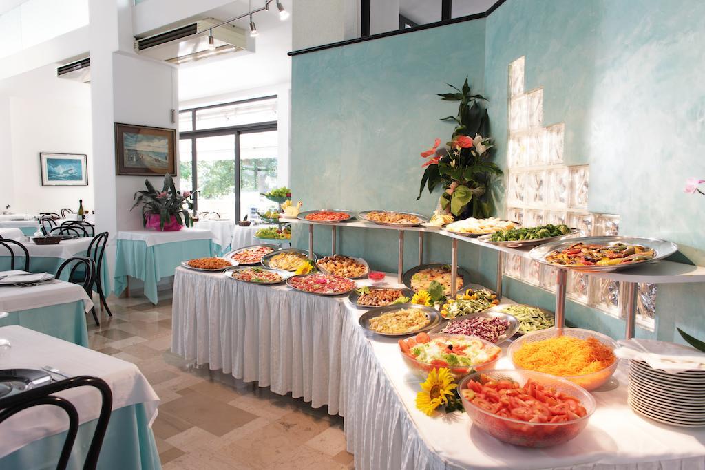 Acropolis Hotel 3*